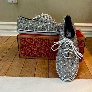 Vans size 8.5 medium sneakers